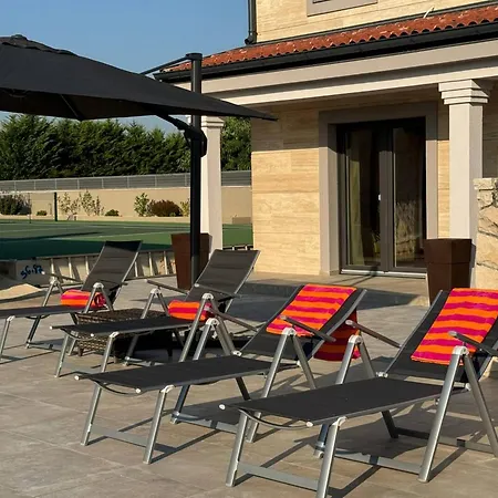 Gem Set Villa Ninski Stanovi